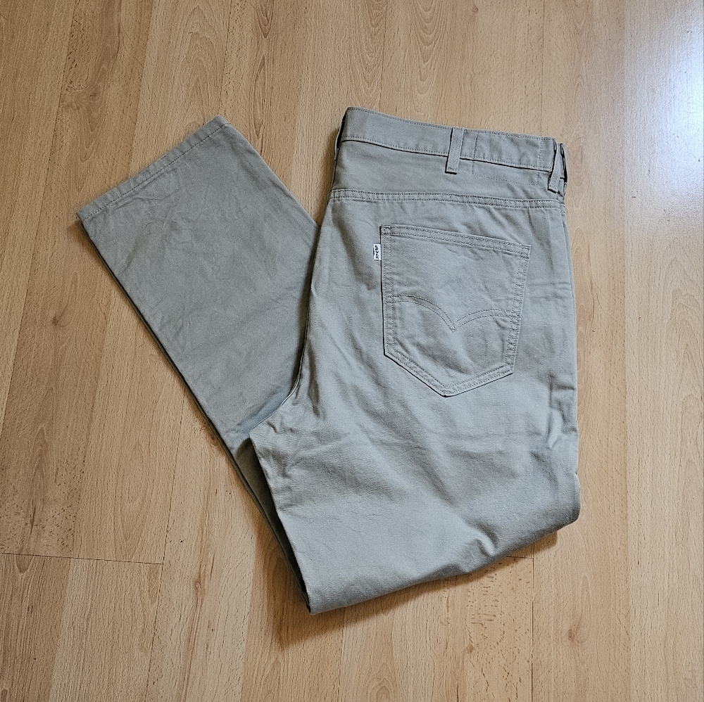Levi's 511 Slim Line 8 Jeans, Size 40 x 32, Khaki color